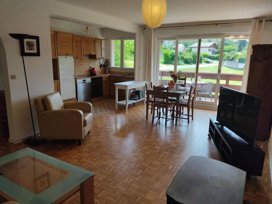 Bel Appartement Au Calme A 5 Minutes Du Village Menthon-Saint-Bernard Dış mekan fotoğraf